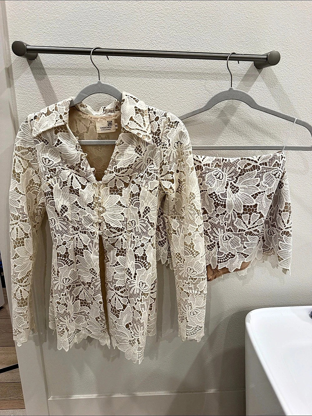 ChouChou Floral Lace Blouse Set Like New